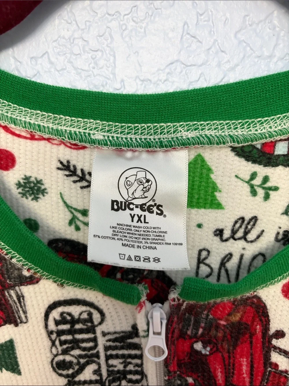 Buc-ee’s Holiday One-Piece Pajamas Bucee Christmas Truck Print Size YXL